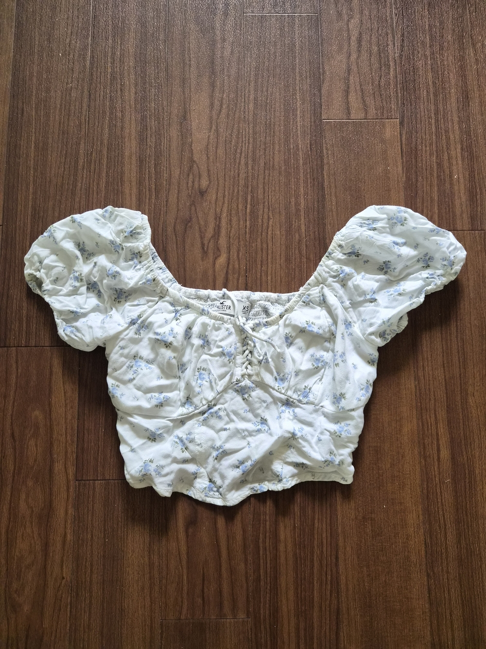 Hollister Floral Puff-Sleeve Crop Top